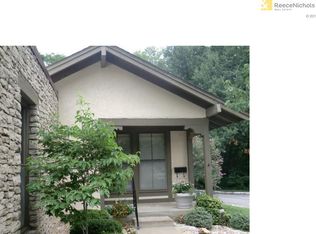 7700 W 102nd St, Overland Park, KS 66212
