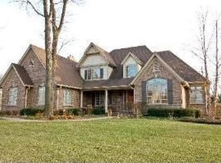 3S425 Saddle Ridge Ct, Warrenville, IL 60555