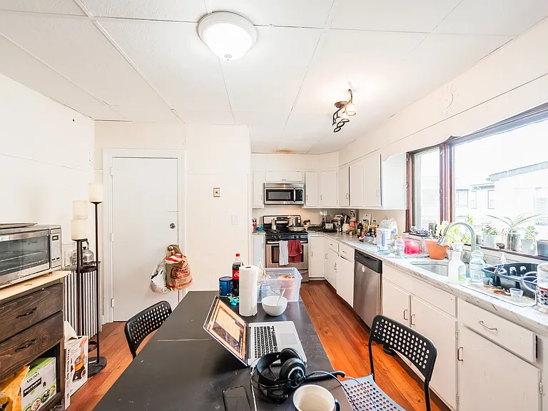 23 Wisconsin Ave #2L — Photo 2