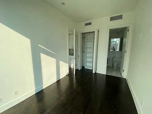 Rented by Corcoran | media 27