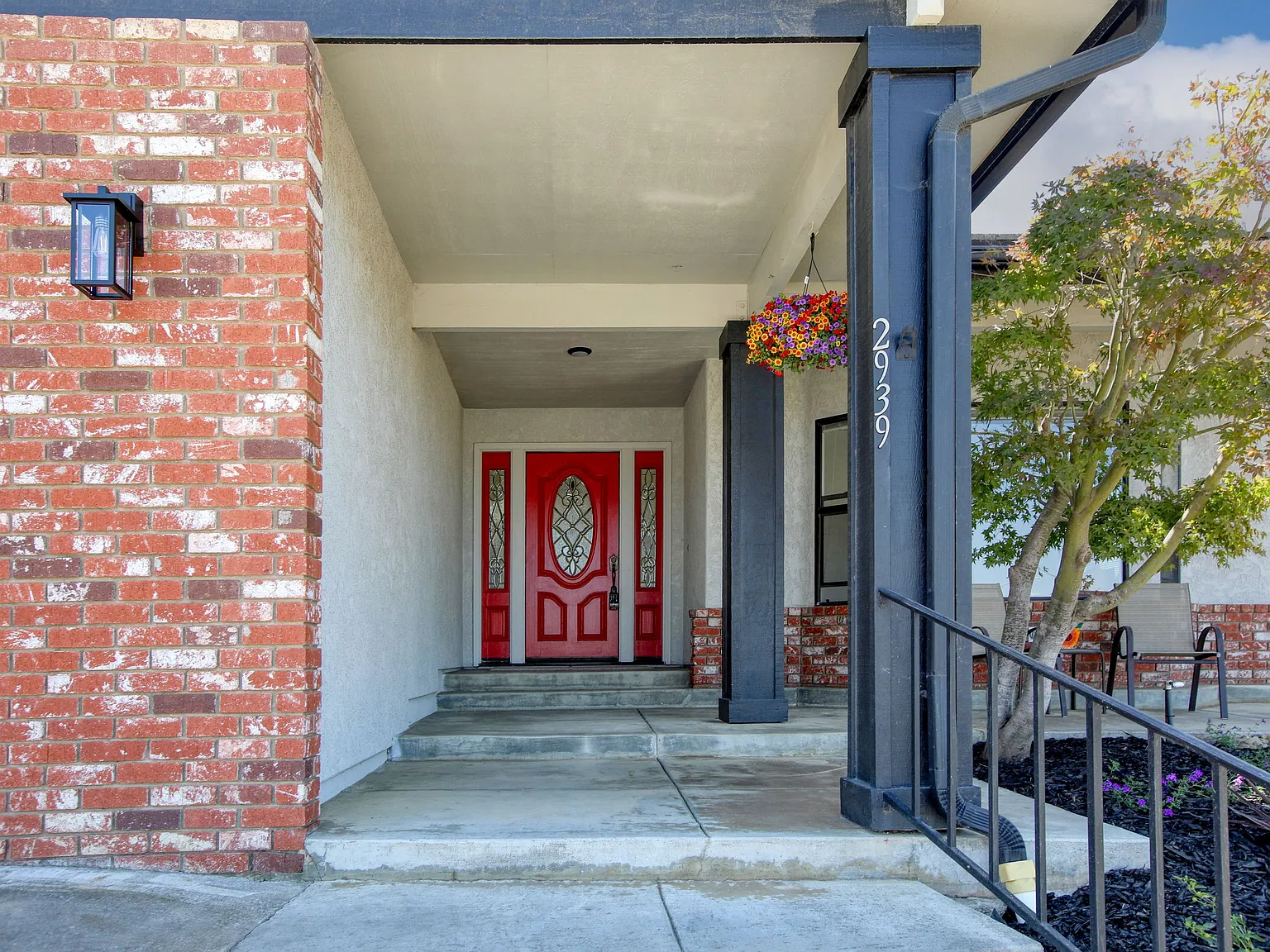 3 bed, 2.5 bath, 2201 sqft, $3,800 — Photo 3