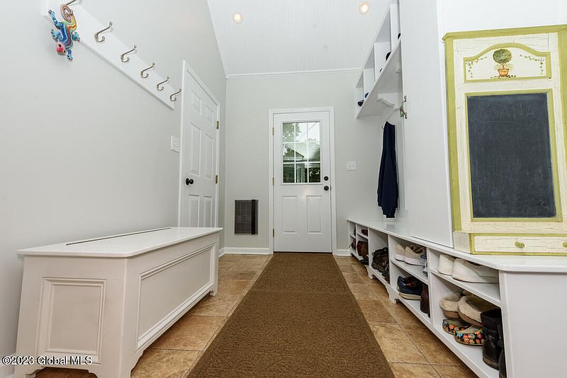 3rd image of 30 Mayfair Drive