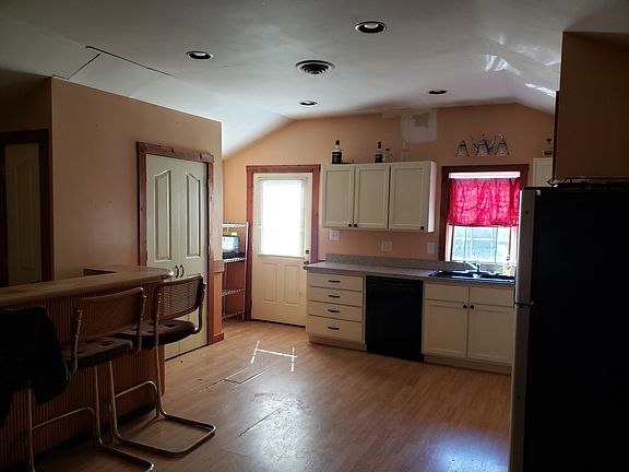 4th image of 3813 Hogan Ln