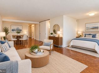 604 S Washington Sq APT 1704, Philadelphia, PA 19106