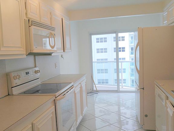 5th image of 3400 Galt Ocean Dr APT 607S