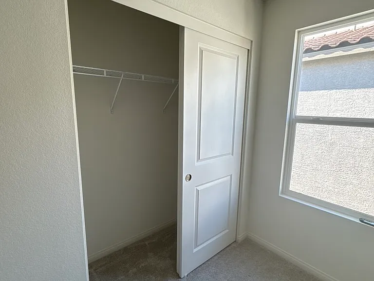 Yucca Brevi Ave — Photo 6