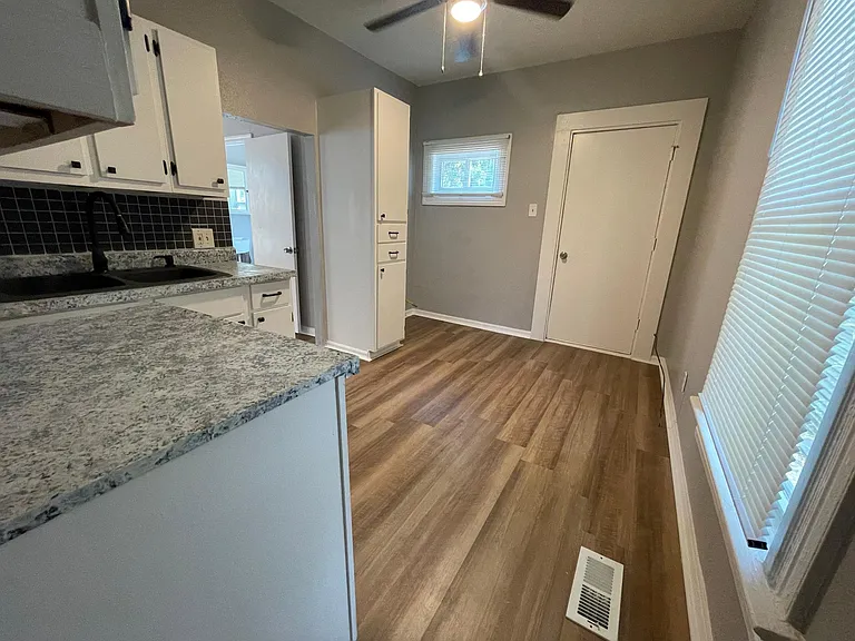 3928 Highland Ave — Photo 9