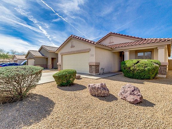 02-Front landscaping