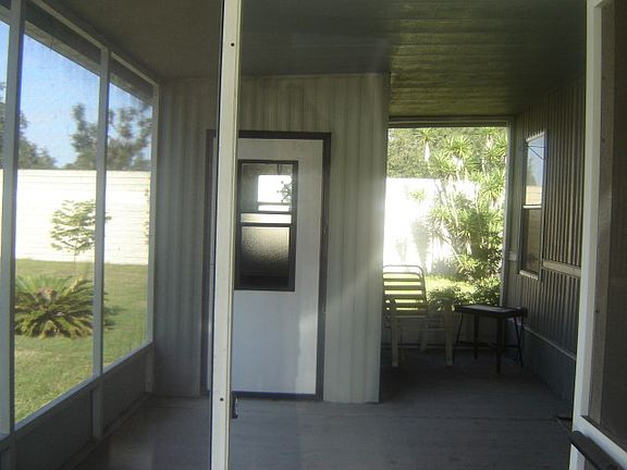 3rd image of 701 Dogwood Cir