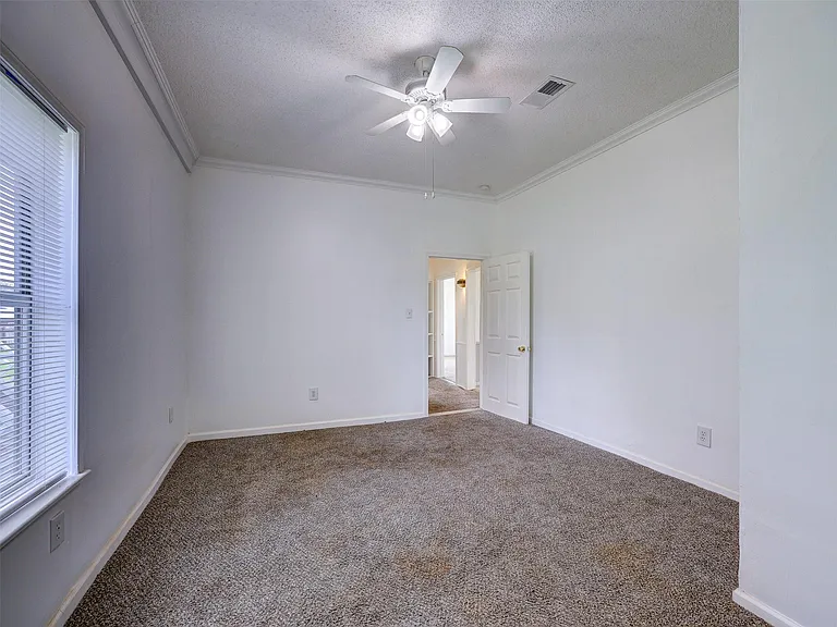 610 Linden St — Photo 29