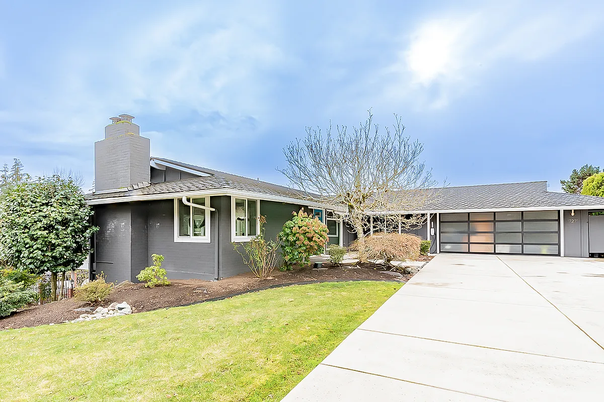 Photo 2 of 62 - 17271 NE 7th Pl - Bellevue, WA Building Photo - 17271 NE 7th Pl