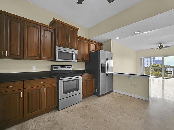 3rd image of 1650 Presidential Way #504