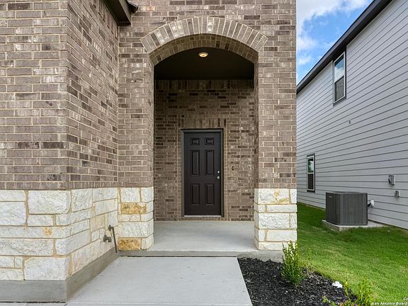 5th image of 13727 Birch Crossing