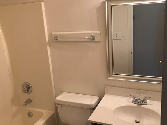 5th image of 3314 A Moseley Dr