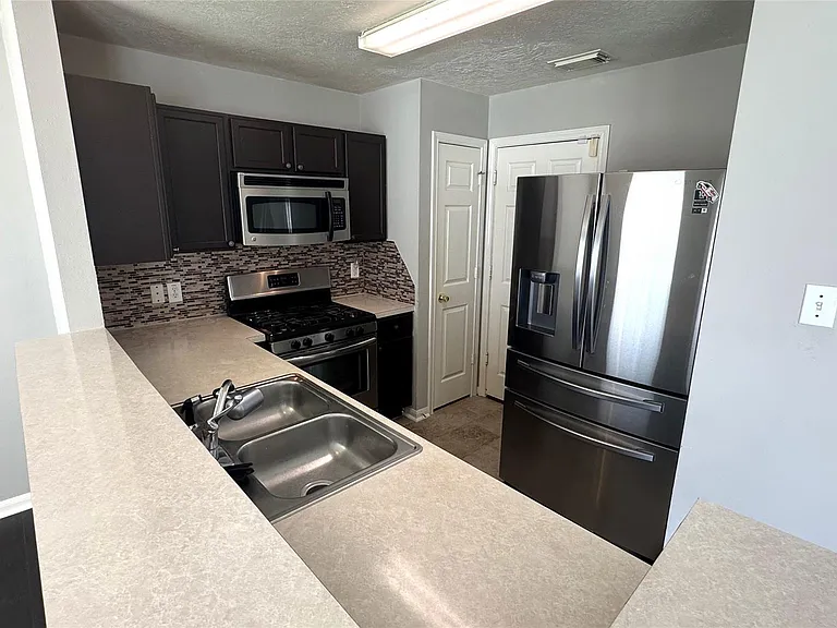 4243 Daisy Meadow Dr — Photo 7