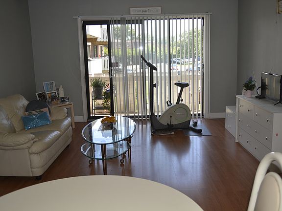 3rd image of 1000 Bayside Dr Unit 207