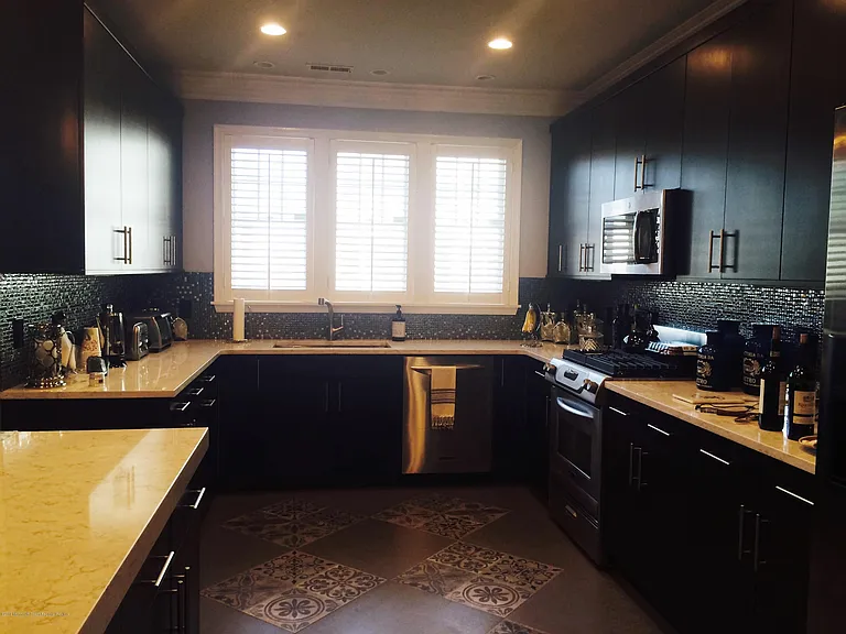 22 Cooper Ave #105 — Photo 6