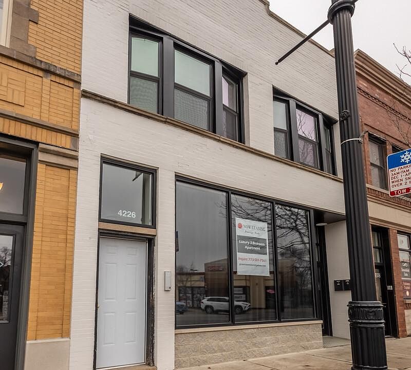 1st image of 4226 N Milwaukee Ave Unit 2