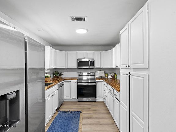 2nd image of 4358 Coral St