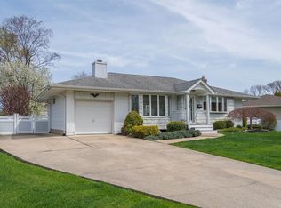45 Starlight Dr, Commack, NY 11725