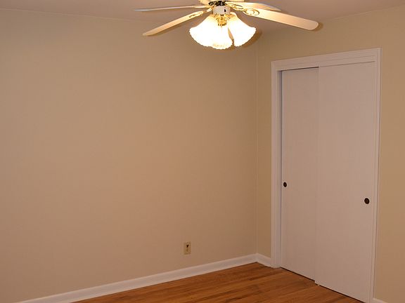 5th image of 2908 Pomeroy Dr