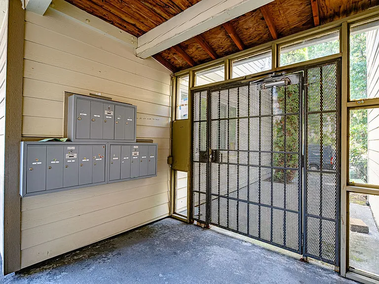 301 Apartments in the heart of Beacon Hill — Photo 7