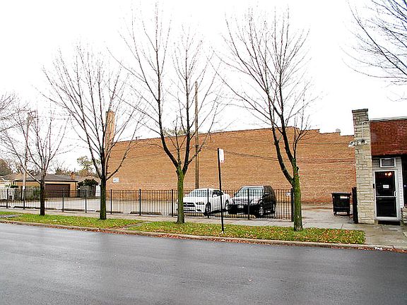 4th image of 1755 N Harlem Ave