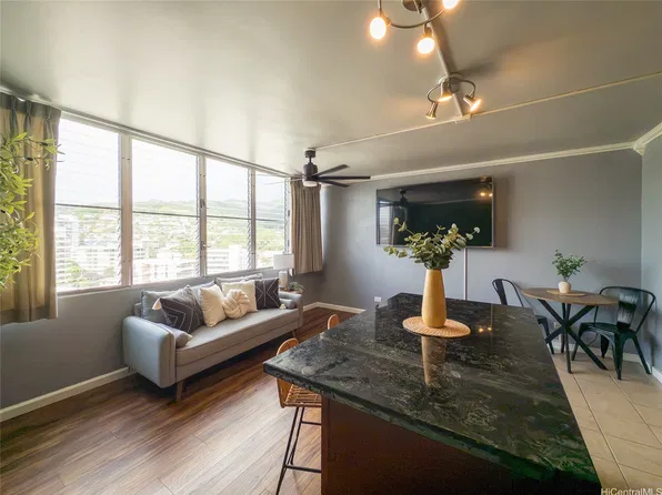 1550 Wilder Ave APT A1203, Honolulu, HI 96822