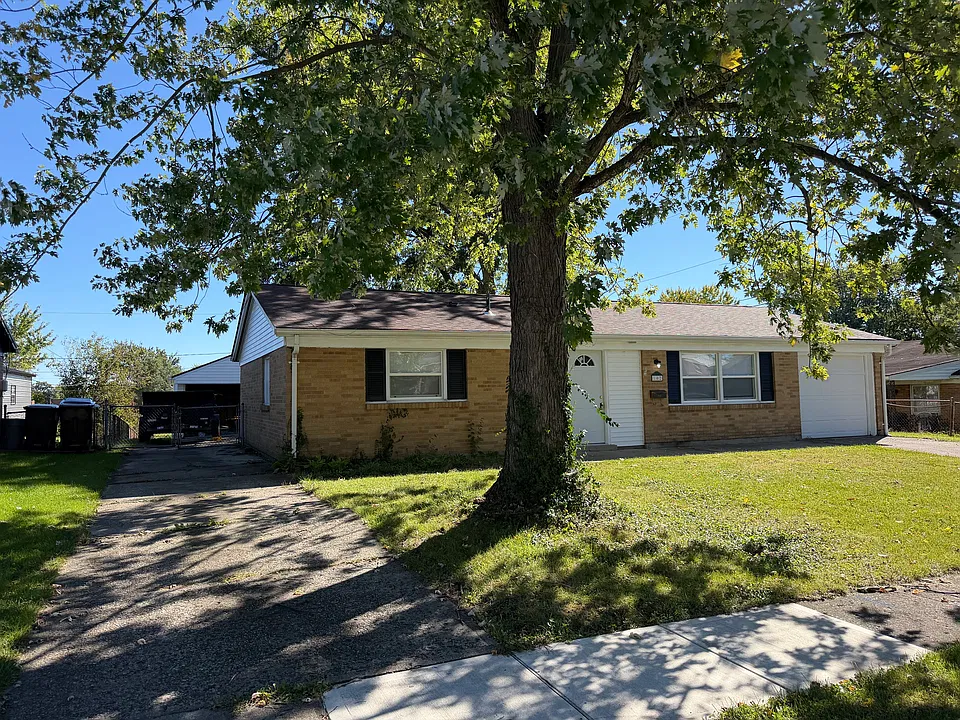 102 McCraw Dr