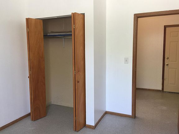 2nd image of 3800 S Emerald Ave APT 1F