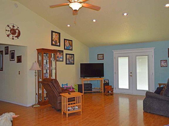 4th image of 203 Parkview Dr