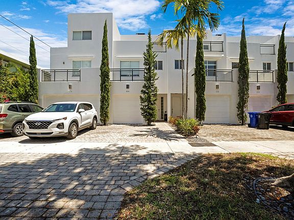4th image of 834 NE 19th Avenue #834