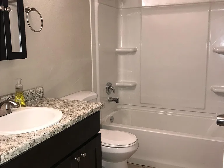 2553 S Lake Park Cir #2 — Photo 8