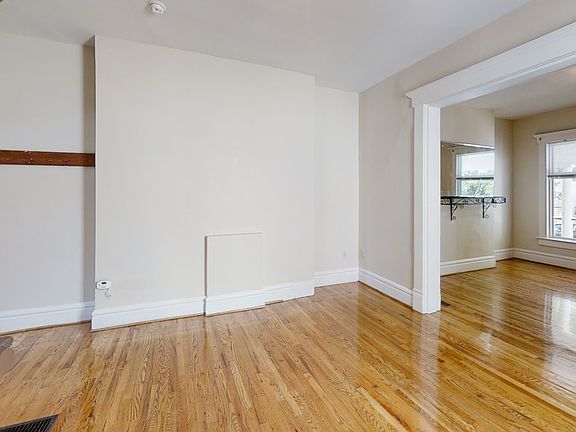 2nd image of 182 W 8th Ave #182