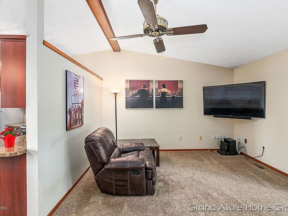 4th image of 5932 S La Casa Ct SE