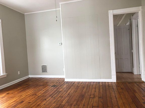 2nd image of 810 Hawley Ave #2