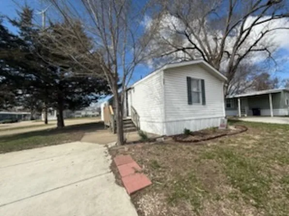 59 Emery Pl, Manhattan, KS 66502