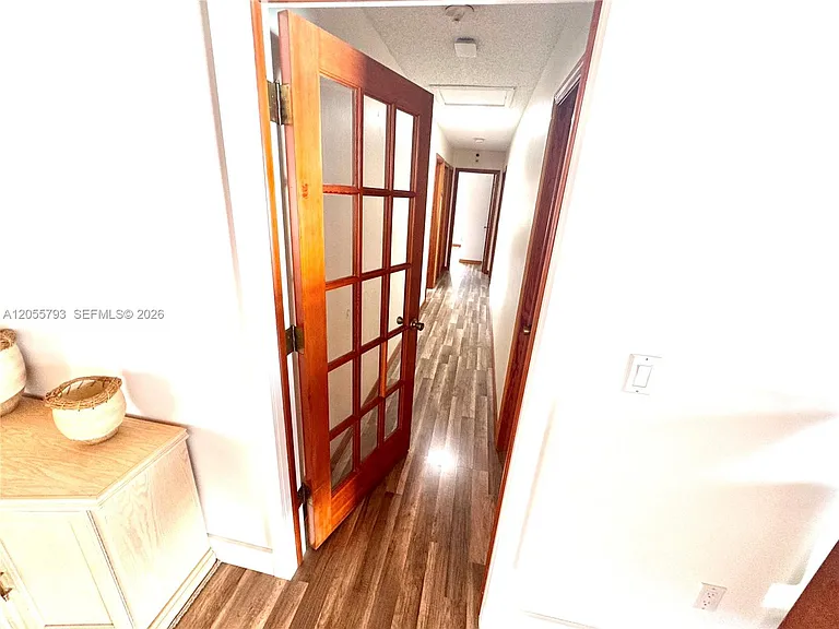 18701 Wentworth Dr — Photo 24