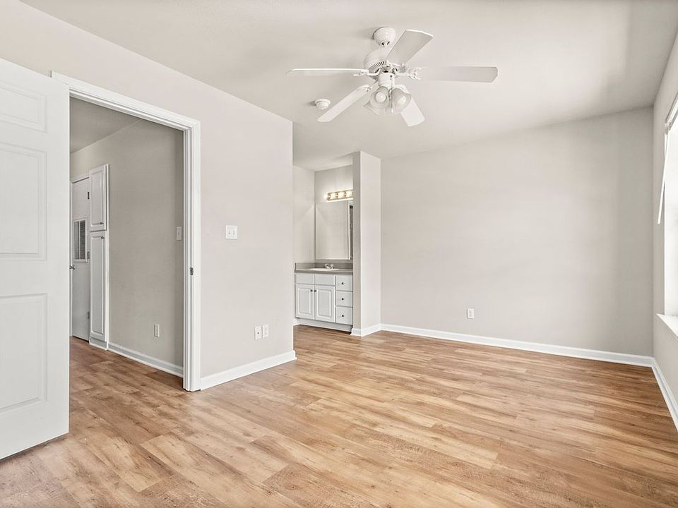 Oaks Townhomes 1711 Ln Lake Charles LA Zillow