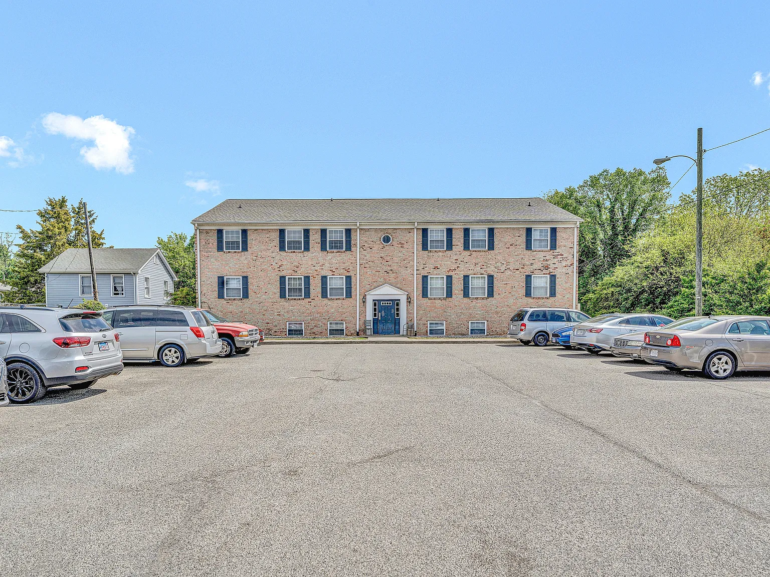 Ellsworth Place — Photo 1