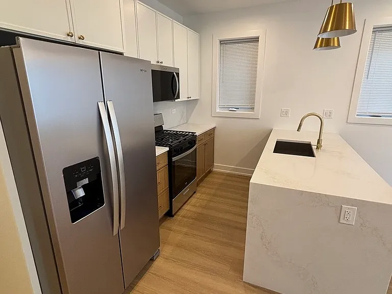 6042 S Eberhart Ave #2 — Photo 7