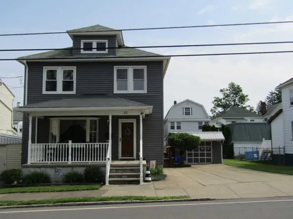 22 E Saint Marys Rd, Hanover Township, PA 18706