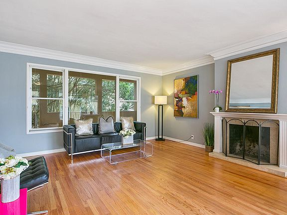 4th image of 157 Crown Ter APT 7