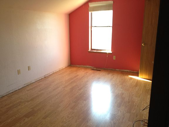 2nd image of 3034 NE Stratford Cir