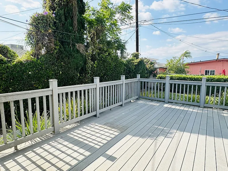 24458 University Ave — Photo 24