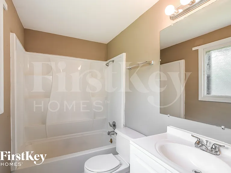 2240 Cherry Ln — Photo 10