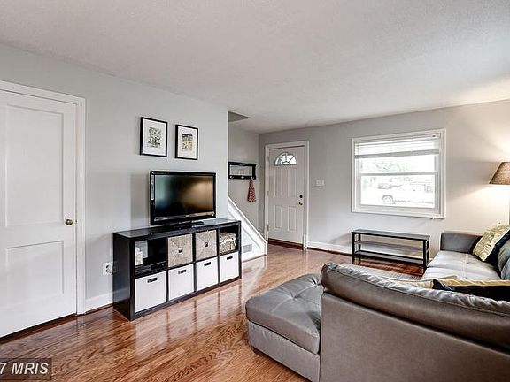 5th image of 2306 Fairview Ter