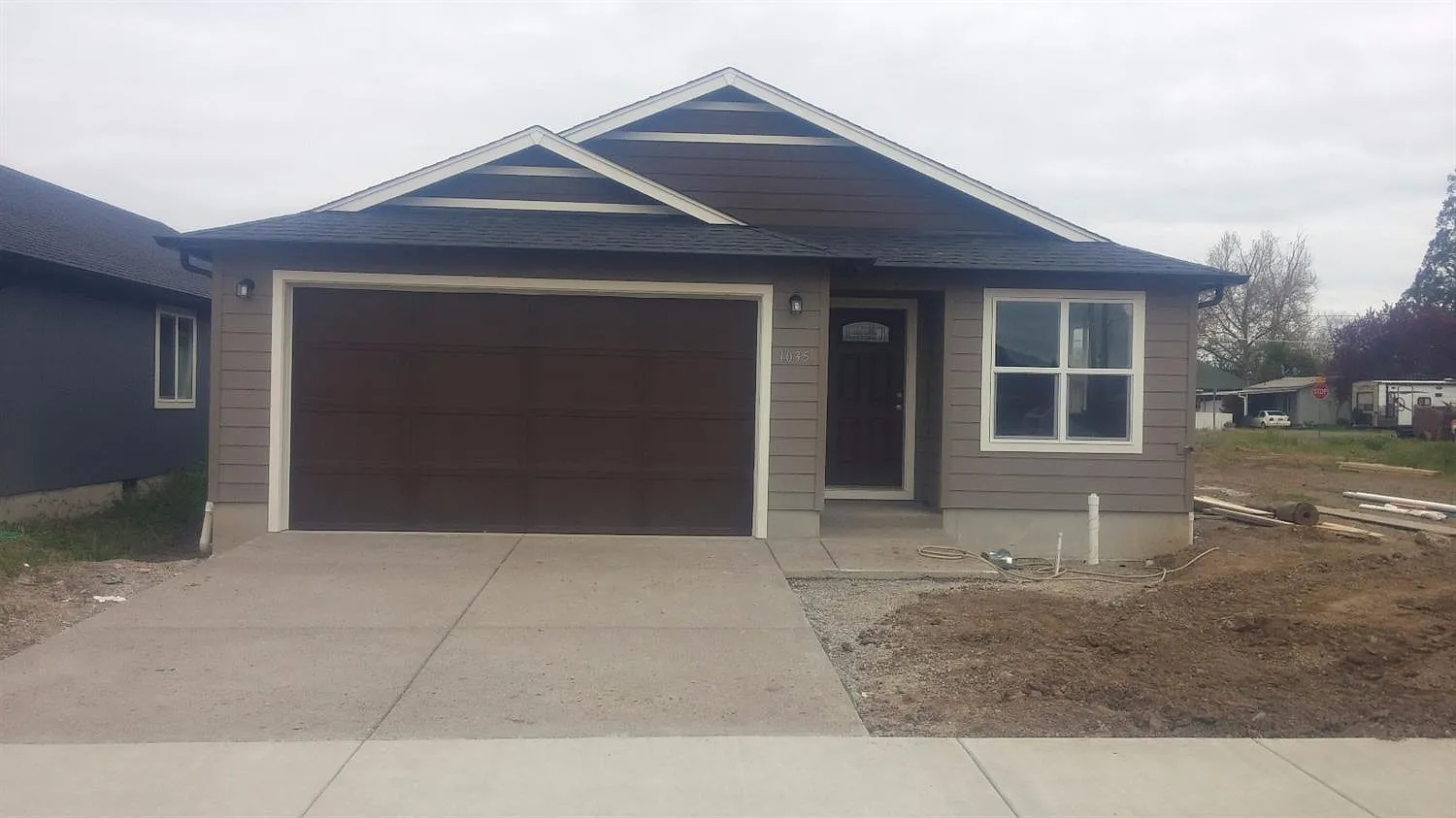 1035 Camas St photo 1
