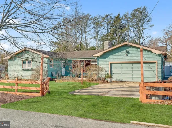 130 Center St, Manahawkin, NJ 08050