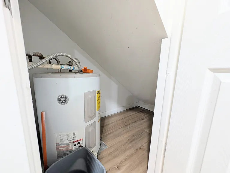 705 N Himes Ave — Photo 34